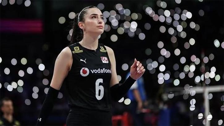 Filenin Sultanları'nın yıldızlarından Saliha Şahin'den taraftara övgüler 'Bize güç veriyorsunuz'