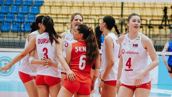 U-16 Kız Milli Voleybol Takımı Balkan ikincisi