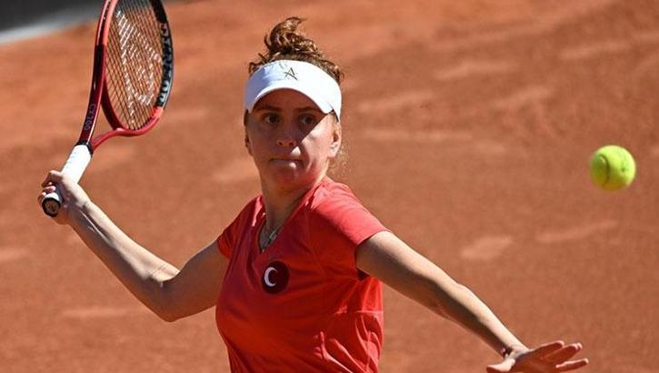 Berfu Cengiz, Wimbledon'a elemelerin ilk turunda veda etti