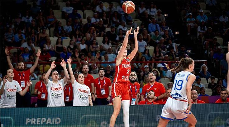 Bakan Bak, A Milli Kadın Basketbol Takımı’na başarı diledi