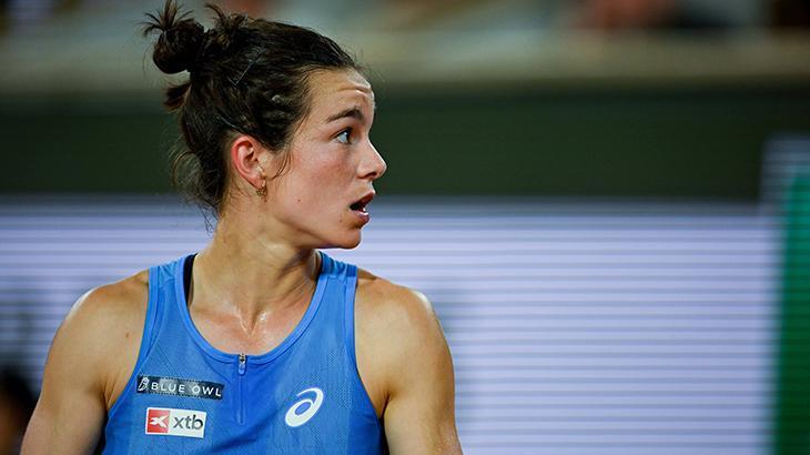 Roland Garros sensation Lois Boisson's Wimbledon dream ends