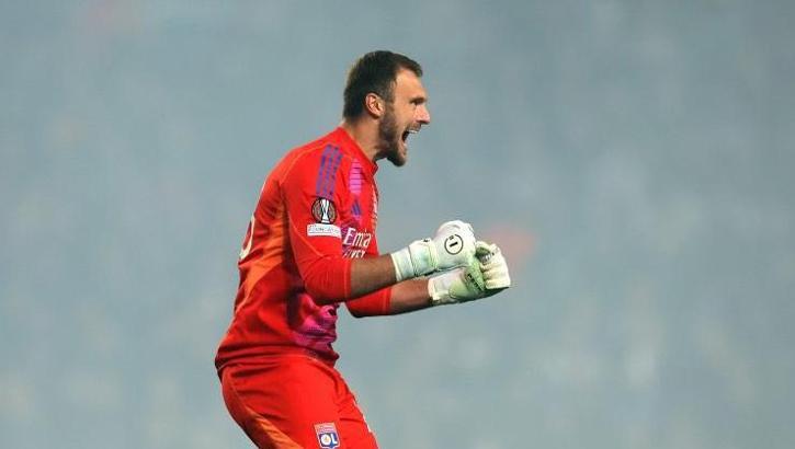 Lucas Perri accepts move to Galatasaray!