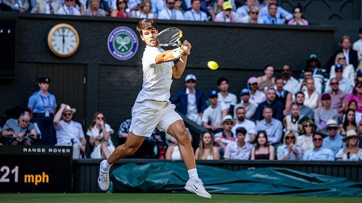 Defending champion Alcaraz cruises into third straight Wimbledon semi-final