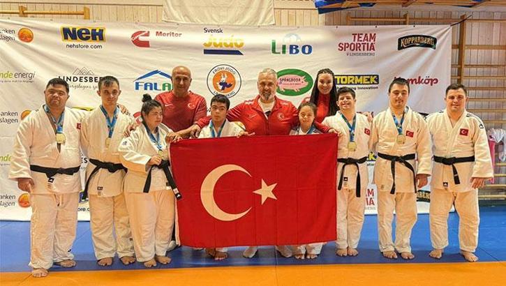 Özel milli judoculardan 8 altın madalya