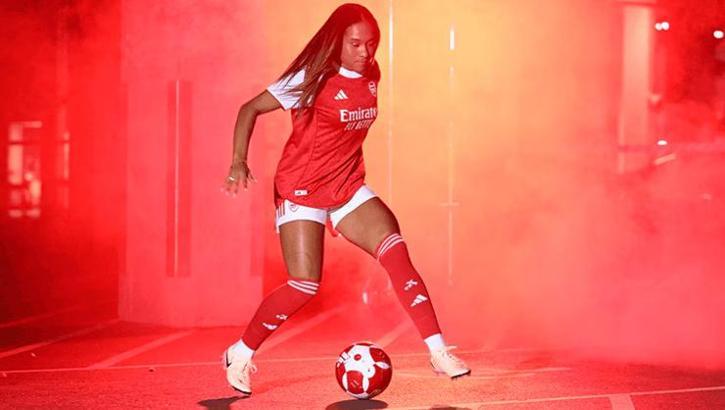 Tarihi transfer! Olivia Smith kadın futbolunun en pahalı oyuncusu oldu