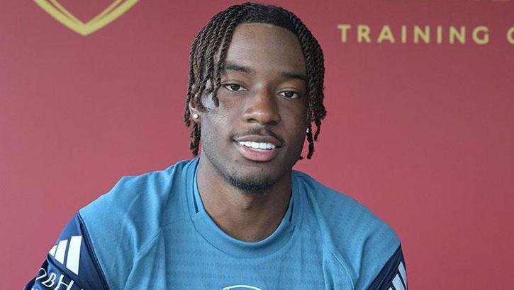 Arsenal sign Noni Madueke