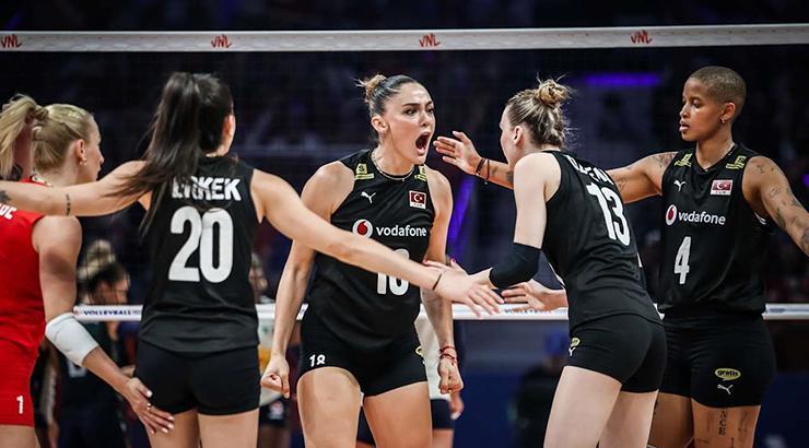 Filenin Sultanları, VNL Finalleri için Polonya'ya gitti