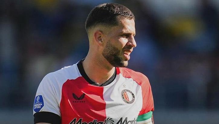 Fenerbahçe'ye kötü haber! Feyenoord'un yıldızı takımda kaldı...