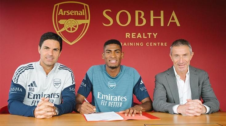Arsenal, Valencia'dan Cristhian Mosquera'yı transfer etti