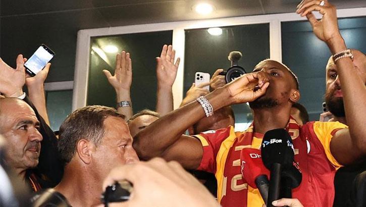 Osimhen joins Galatasaray! Enthusiastic welcome in Istanbul