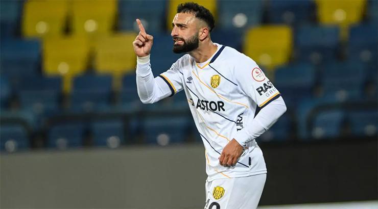 Göztepe, Efkan Bekiroğlu ile anlaşmaya vardı
