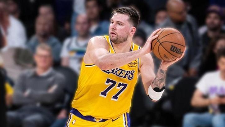 Los Angeles Lakers sign Luka Doncic to a new contract