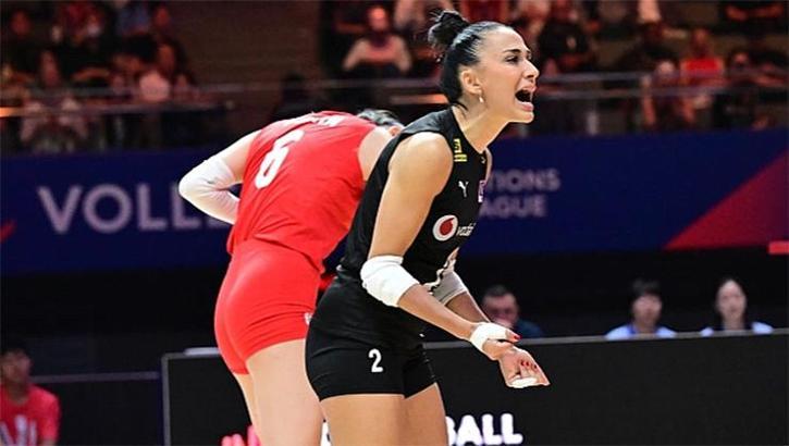 Filenin Sultanları kadrosundan çıkarılmıştı! Simge Aköz ameliyat oldu