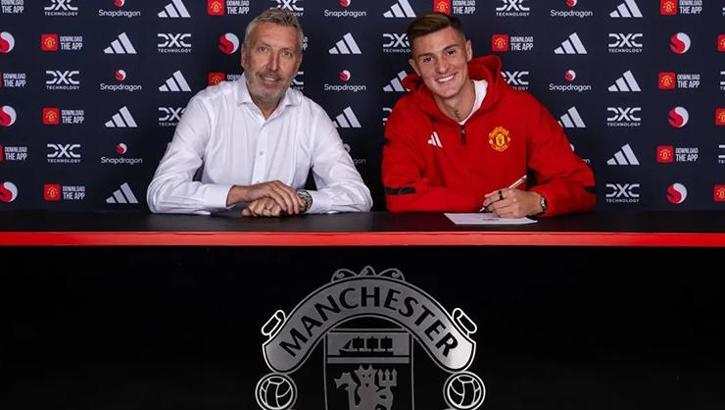 Manchester United, Benjamin Sesko transferini resmen duyurdu! Dev bonservis...