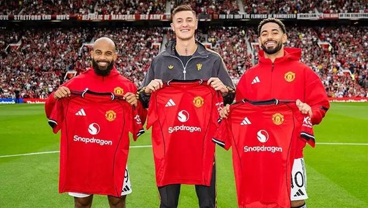Manchester United spent 225.7 million euros on offense in the transfer window