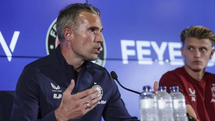 Robin Van Persie: I respect Fenerbahçe