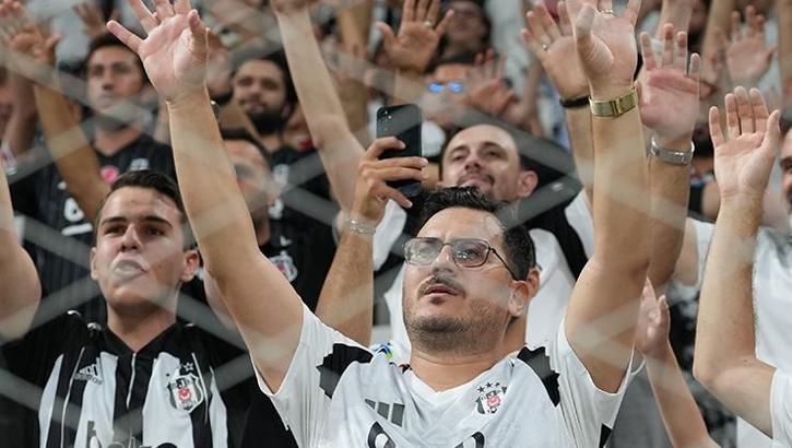 Beşiktaş taraftarından Solskjaer'e ve futbolculara büyük tepki! 'Serdal Adalı hoca alsana'
