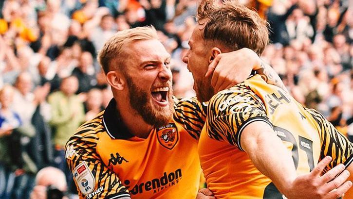 Hull City, Oxford United’ı son dakika golüyle mağlup etti!