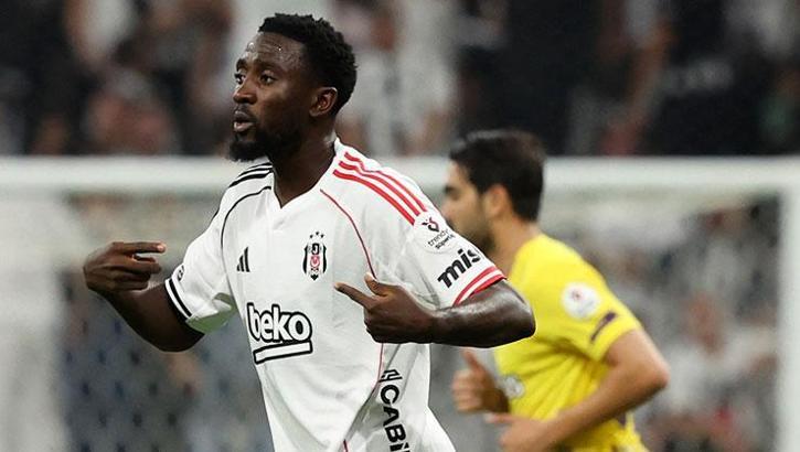 Beşiktaş'ta iki sakatlık birden! Aynı dakikada oyundan çıktılar...