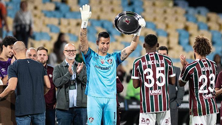 Brazilian goalkeeper Fabio breaks Shilton's all-time appearance record