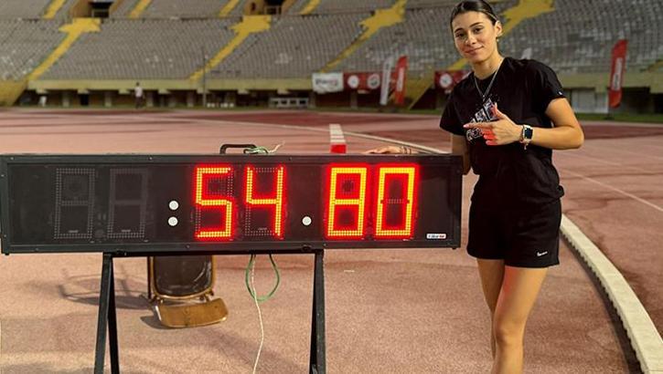 Milli sporcu Aysel Önder’den 400 metre finalinde dünya rekoru