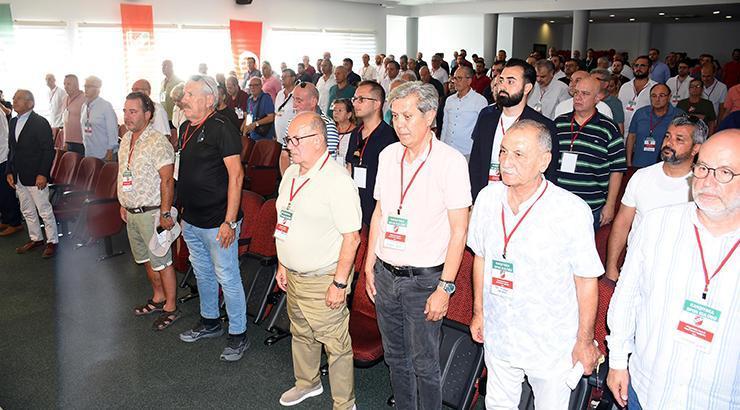 Karşıyaka'da yine kongre günü