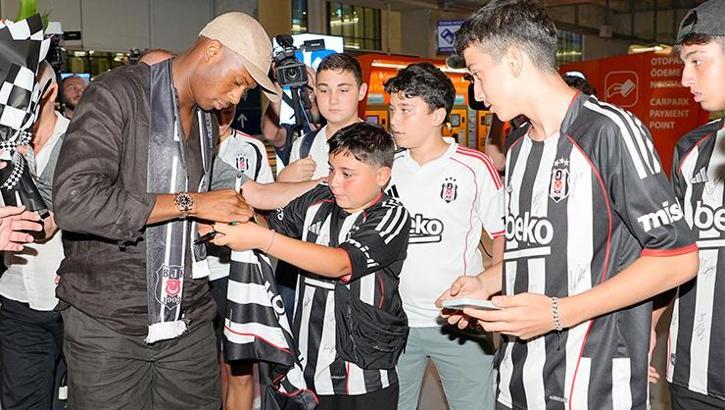 Beşiktaş'ın yeni transferi İstanbul'a geldi! Djalo'dan ilk açıklama: Bu kulübü daha iyi yerlere getireceğiz