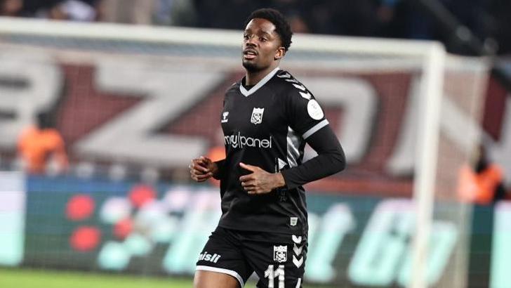 Sivasspor'da Queensy Menig ile yollar ayrıldı