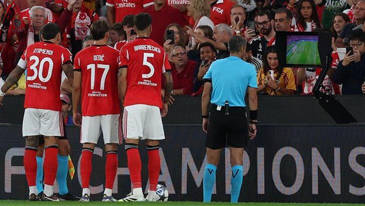 Maça damga vuran inceleme! Benfica attı, VAR'dan döndü