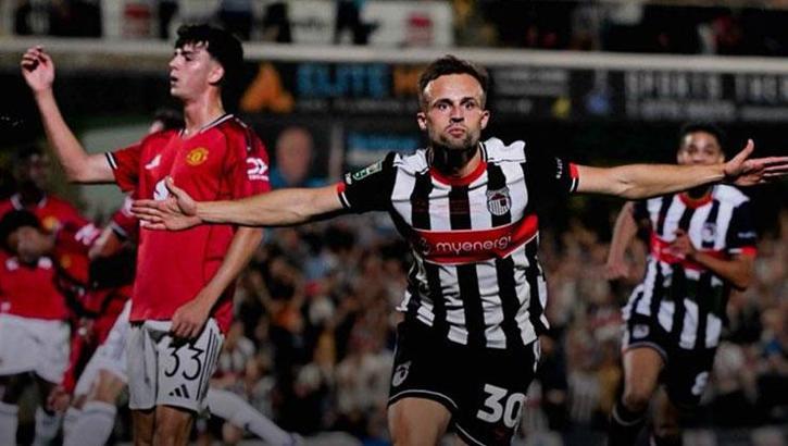 Manchester United Lig Kupası'nda 4. lig takımına elendi! 'Dev katili' Grimsby Town