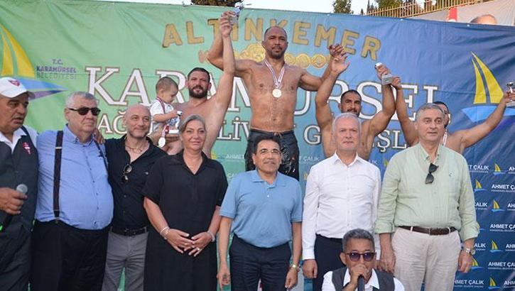 Ali Gürbüz Karamürsel Yağlı Pehlivan Güreşleri'nde başpehlivan oldu