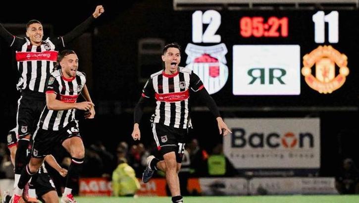 Manchester United'ı eleyen Grimsby Town'a ceza!