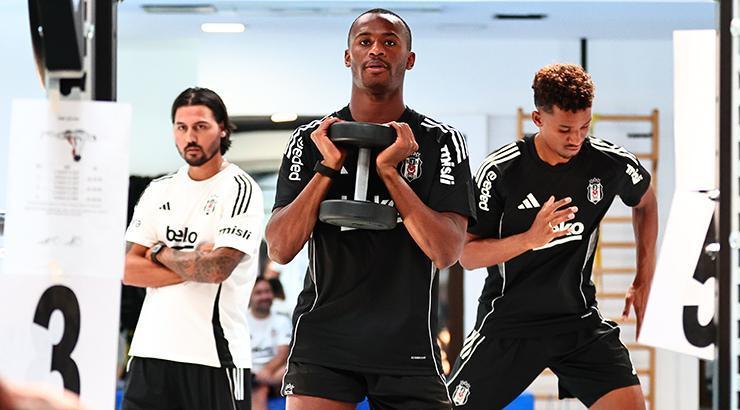 Beşiktaş salonda çalıştı