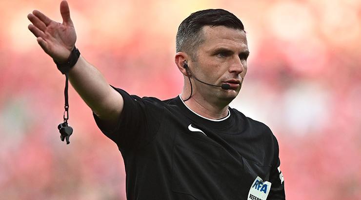 Türkiye - İspanya maçının hakemi Michael Oliver oldu