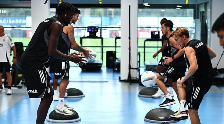 Beşiktaş salonda çalıştı