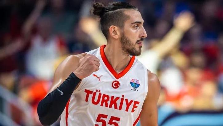 A Milli Basketbol Takımı'nda Kenan Sipahi: 'Sertliğe karşılık vermemiz lazım!'