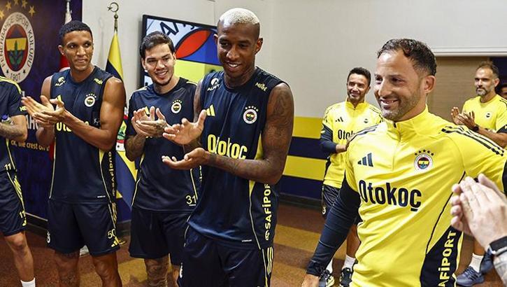 Fenerbahçe'nin yeni hocası Domenico Tedesco'ya sürpriz doğum günü kutlaması!