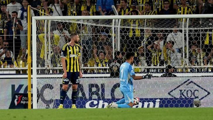 Fenerbahçe evindeki ilk puanını kaybetti!