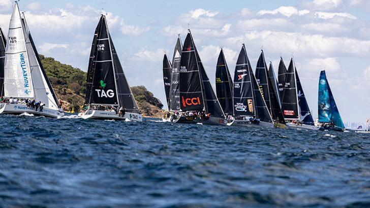 Bosphorus Cup'ta ikinci gün sona erdi, İstanbul'un güney sahillerinde görsel şölen
