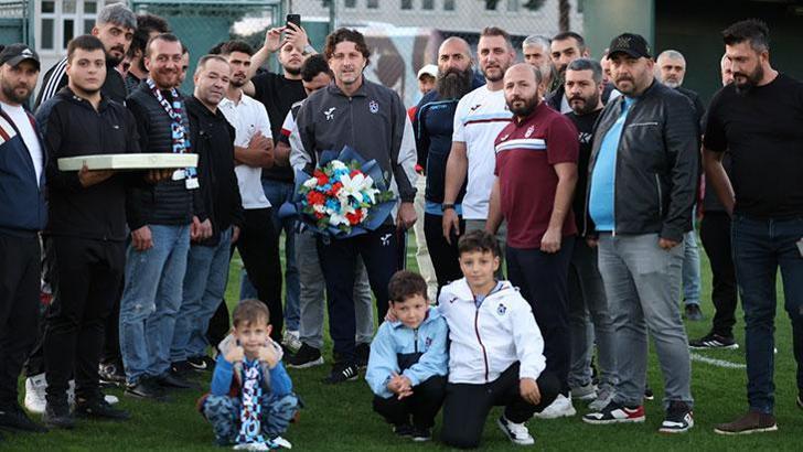 Trabzonspor'a taraftar gruplarından baklavalı moral ziyareti