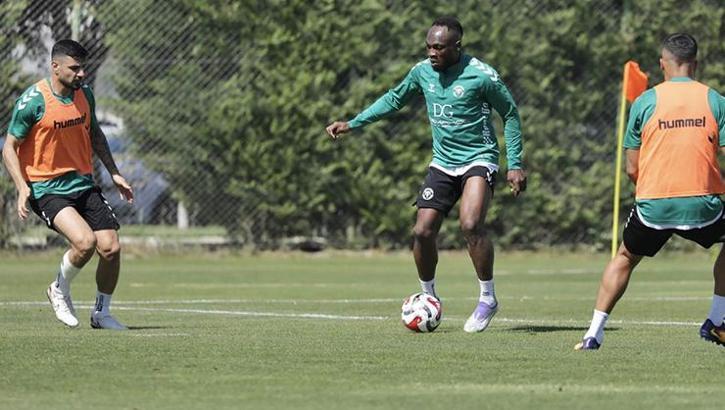Konyaspor, Başakşehir mesaisini sürdürüyor
