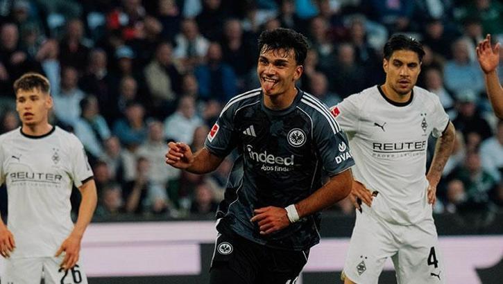 Bundesliga'da 10 gollü tarihi maç! Can Uzun yine şov yaptı | Maç sonucu Gladbach 4-6 Frankfurt