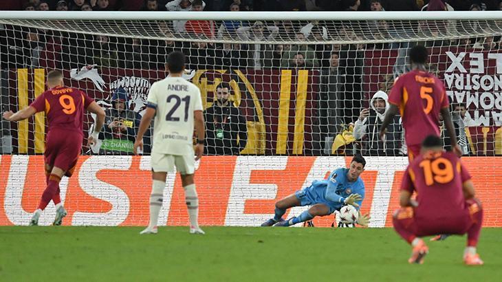 Roma legend Totti comments on Berke Özer's heroic three penalty saves