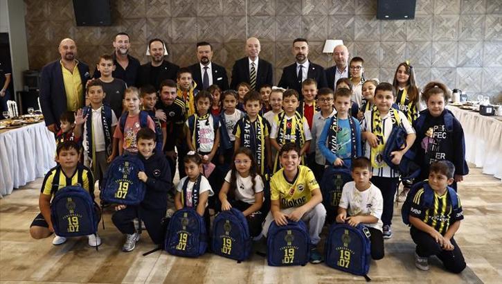 Fenerbahçe'nin yeni sosyal projesi hayata geçti: 'Her deplasman bir okul!'