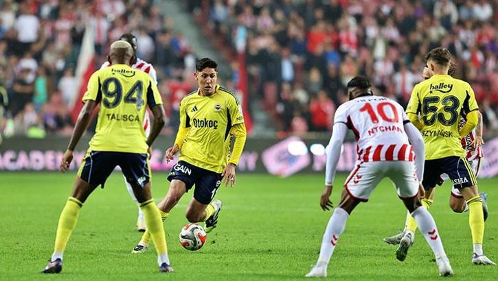Samsunspor - Fenerbahçe maçına damga vuran pozisyon! VAR çağırdı, gol verilmedi...