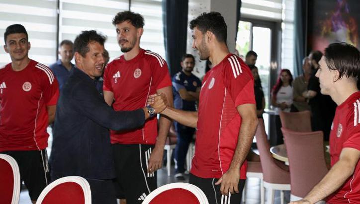Emre Belözoğlu'ndan Antalyaspor'a veda: Daha hayırlı olacağına inanıyorum
