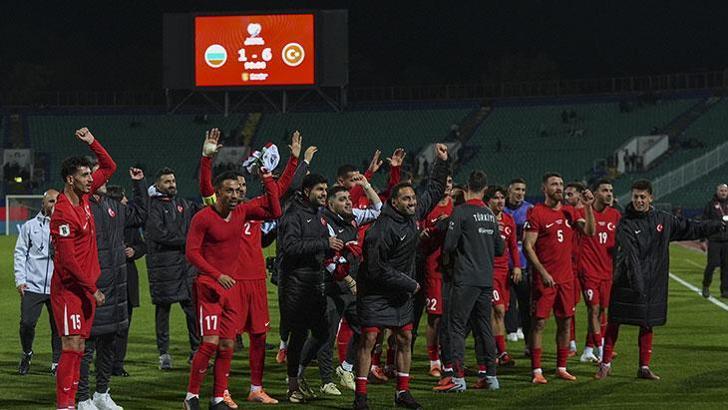 Hakan Çalhanoğlu'ndan 100. milli maçında 2 asist! Bulgaristan'ın şifresini kaptan çözdü