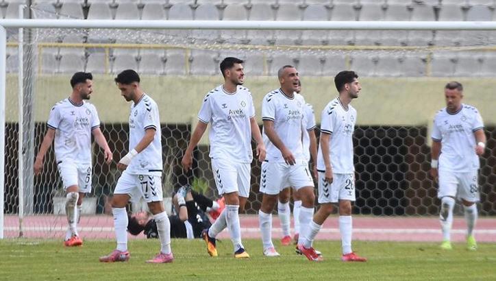 Altay düşme hattından kurtulamıyor