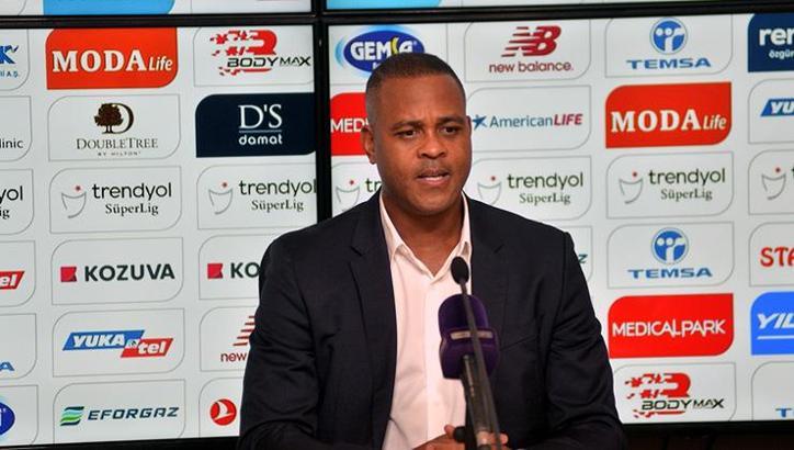 Kluivert'ın görevine son verildi