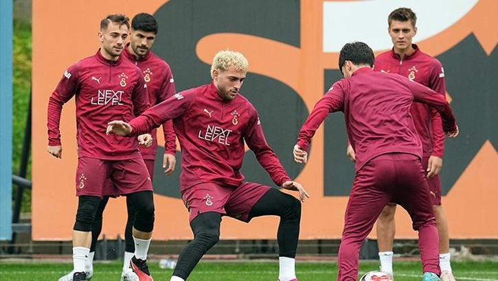 Galatasaray, Başakşehir maçı öncesi pas çalıştı